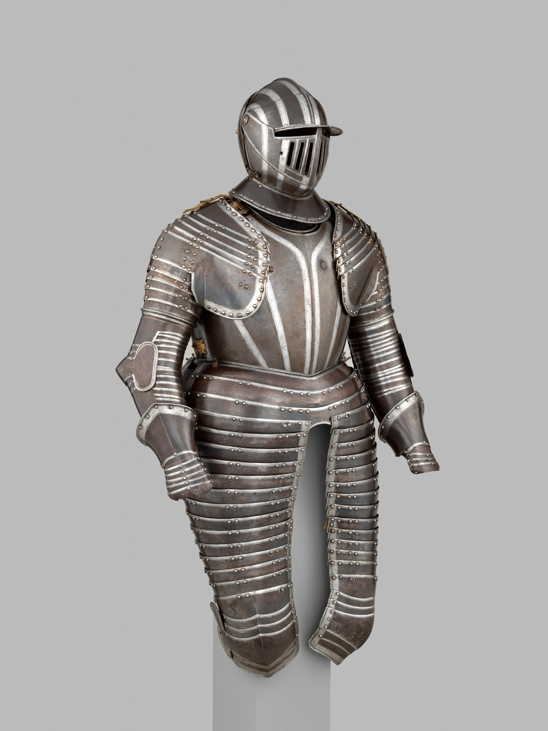 胸甲骑兵甲，意大利，约 1610–1630 年。大都会艺术博物馆，公版